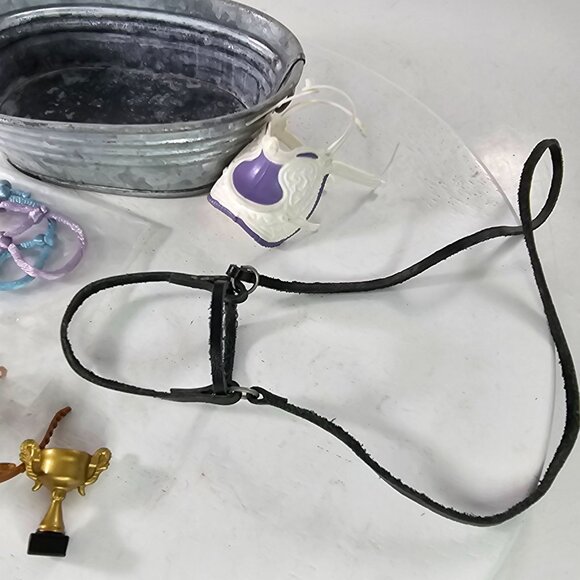 Breyer Horse Tack Accessories Set Trough Halter Bridle Trophy Bucket Saddle - Picture 5 of 6